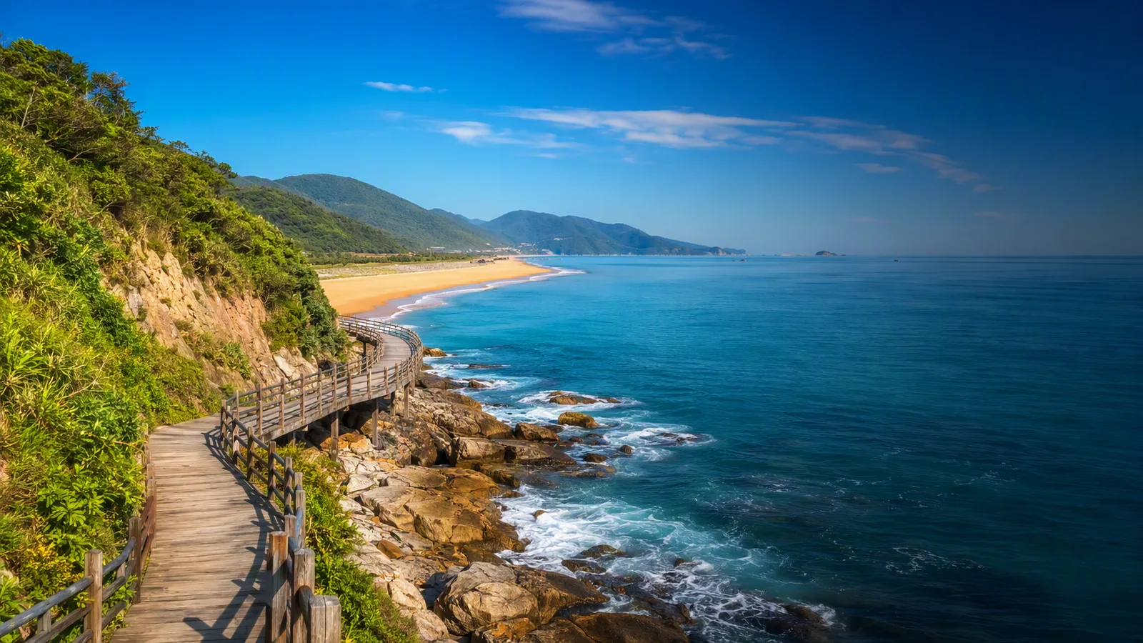 Dapeng Peninsula coastline and nature trail in Shenzhen — Churovi